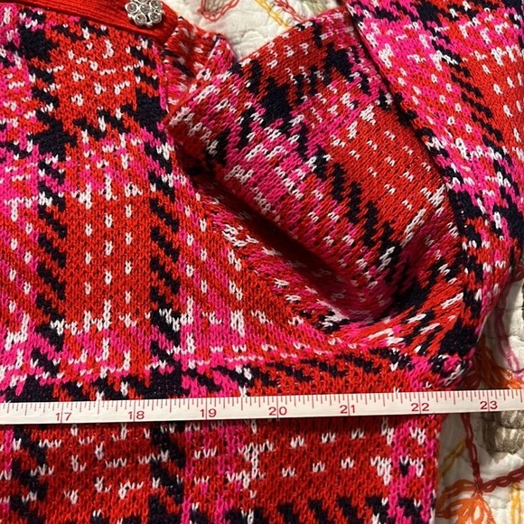Crown & Ivy women’s size large red plaid pullover sweater rhinestone shoulders - Picture 8 of 11